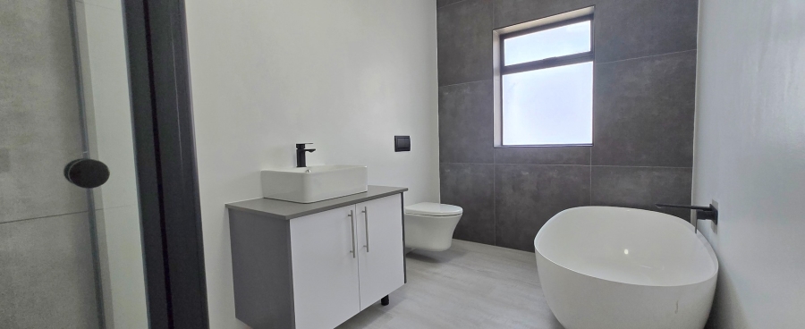 5 Bedroom Property for Sale in Kleinbaai Western Cape
